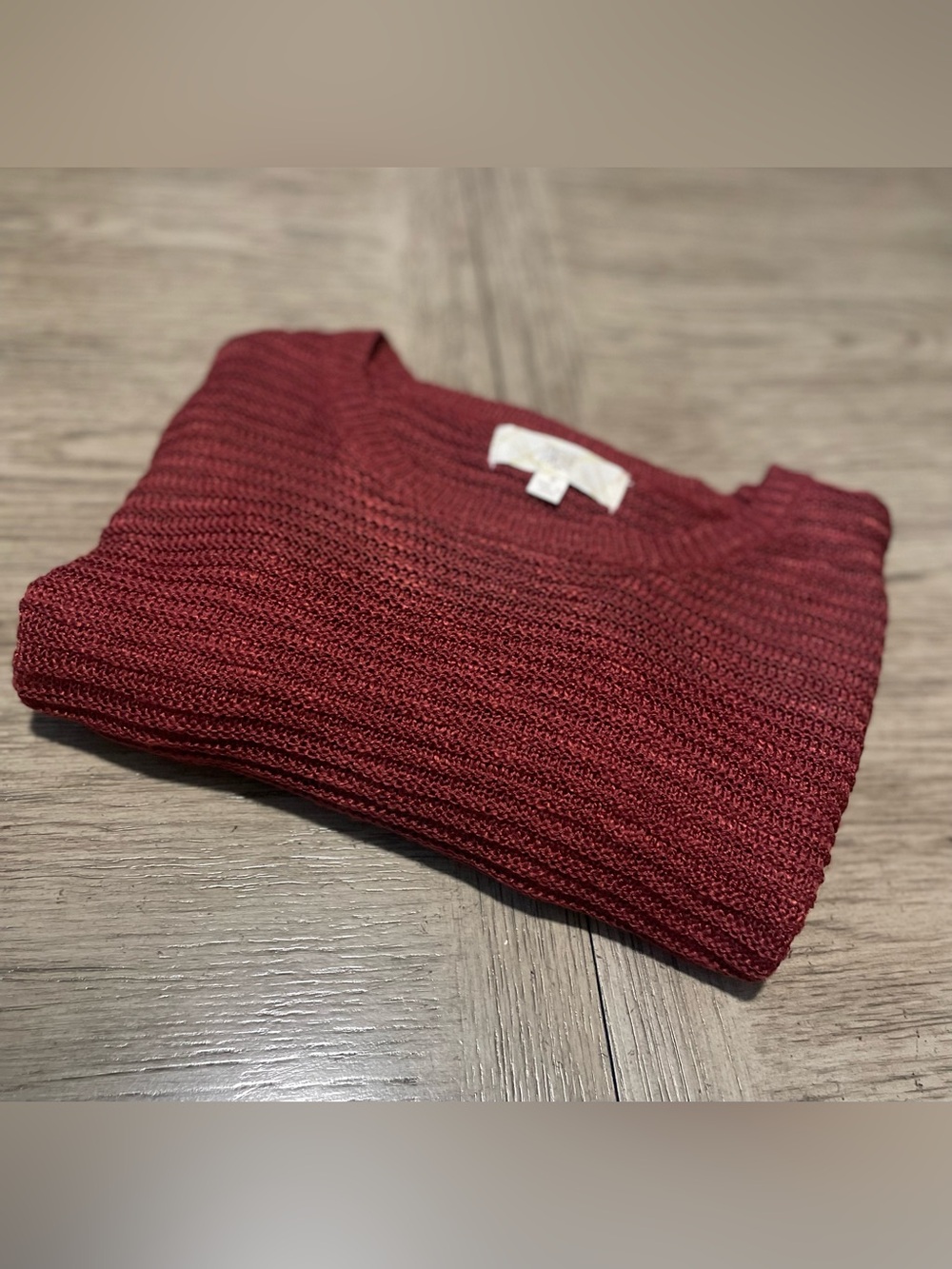 Pinque women’s sweater, size small, maroon.
